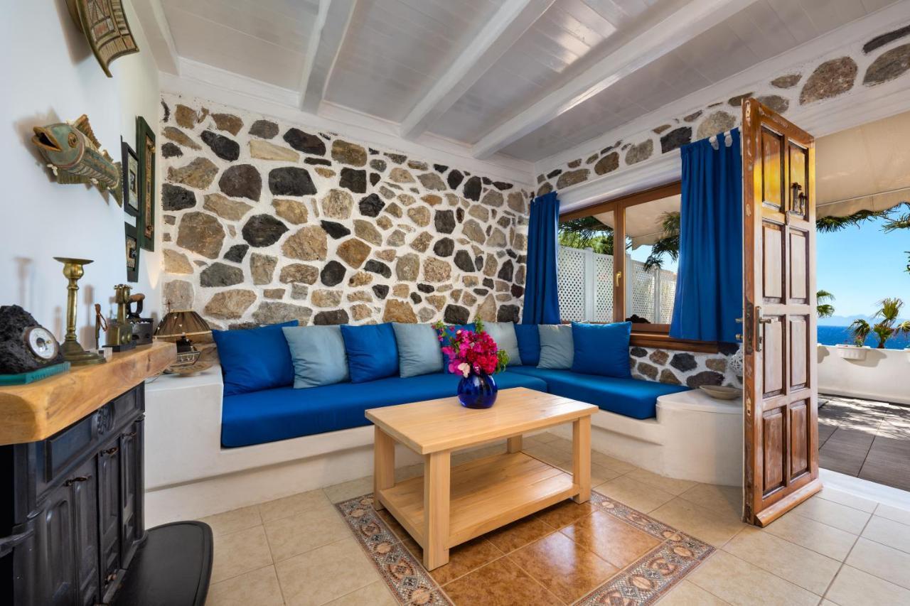 Moschatos Beach House Kamári 외부 사진