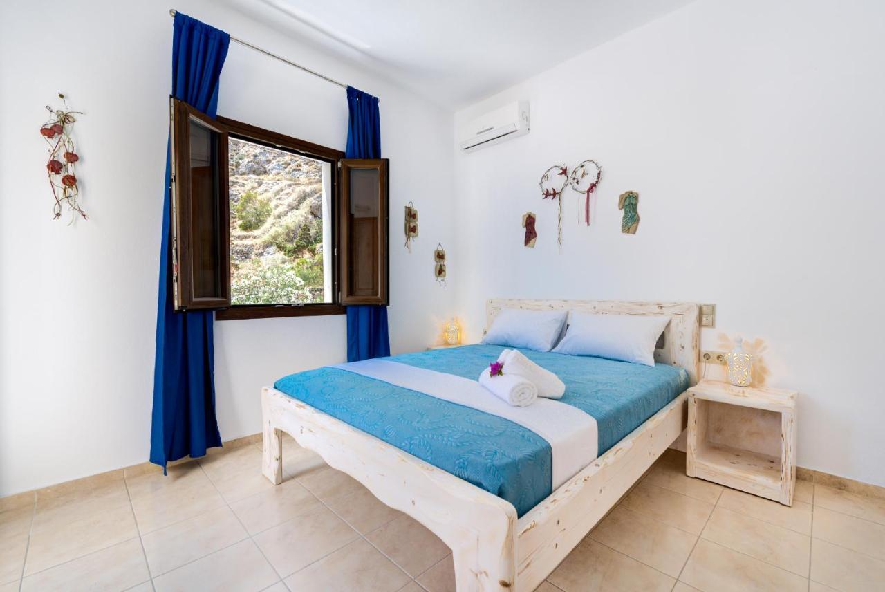 Moschatos Beach House Kamári 외부 사진