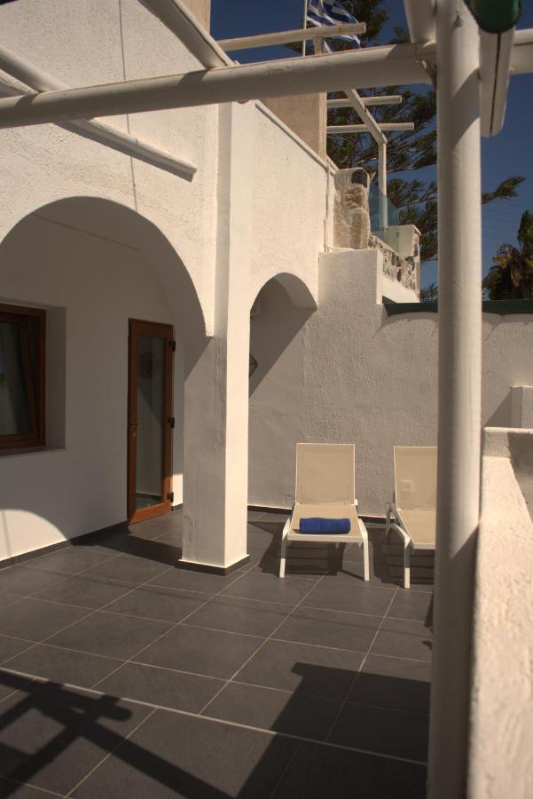 Moschatos Beach House Kamári 외부 사진