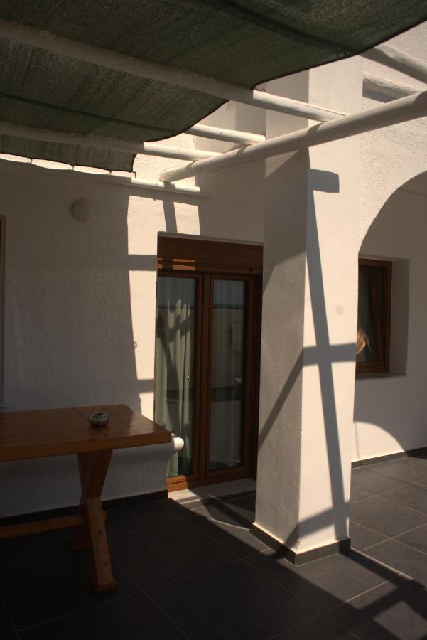 Moschatos Beach House Kamári 외부 사진